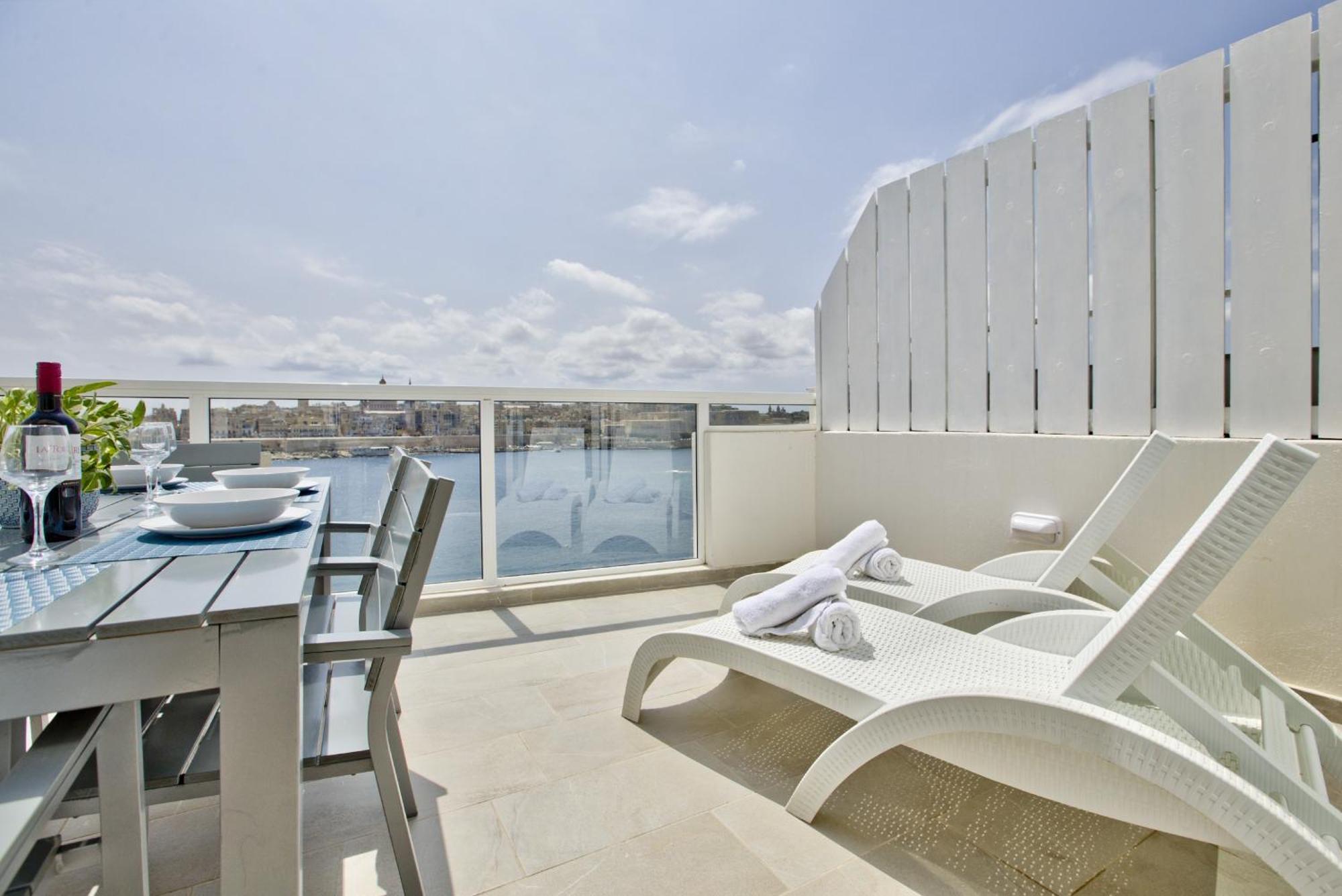 Bastions Seaview Apartments And Duplex Penthouse In Sliema By Shortletsmalta Exteriér fotografie