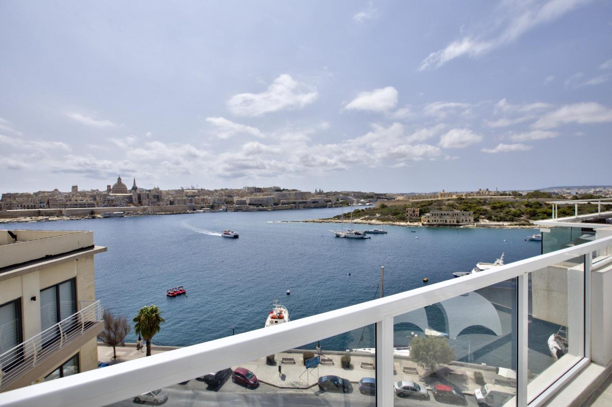 Bastions Seaview Apartments And Duplex Penthouse In Sliema By Shortletsmalta Exteriér fotografie